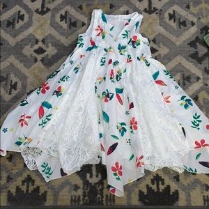 White floral lace dres